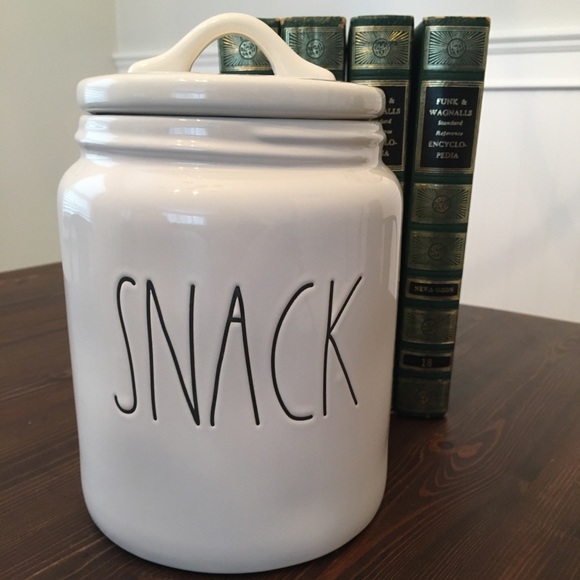 Rae Dunn „Snack“ canister